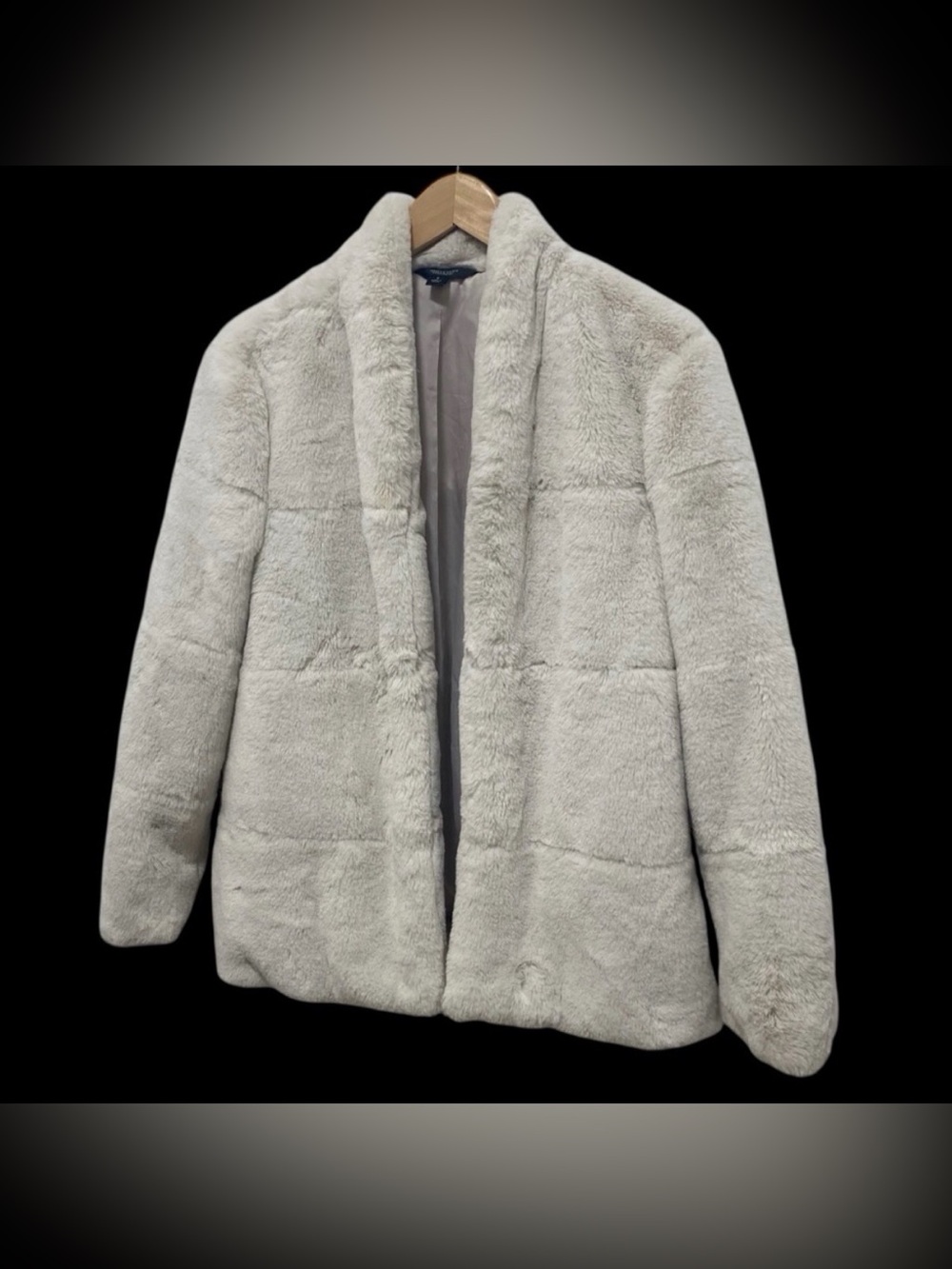 Simply Vera Vera Wang Elegant Cream Winter White Faux Fur Jacket - Small - NWOT